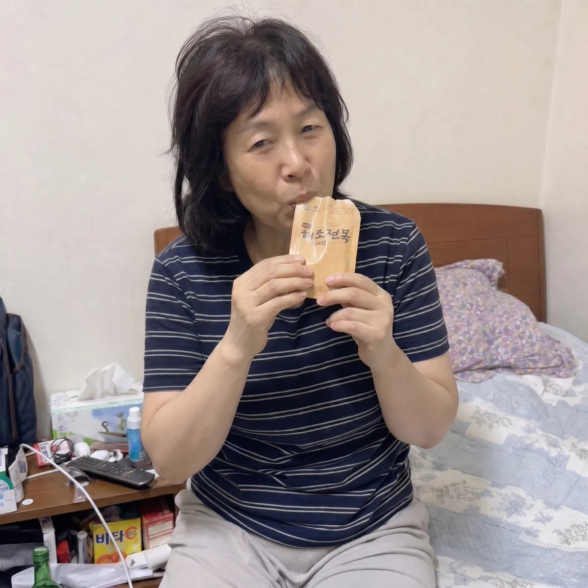 아침에 해조전복 마시는 모습
